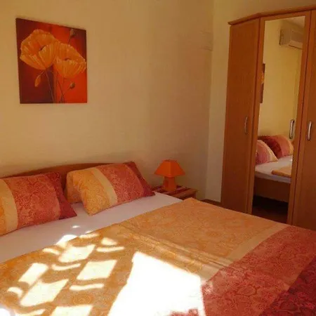 Villa Adriana Luxury Seashore Apartments * Traù