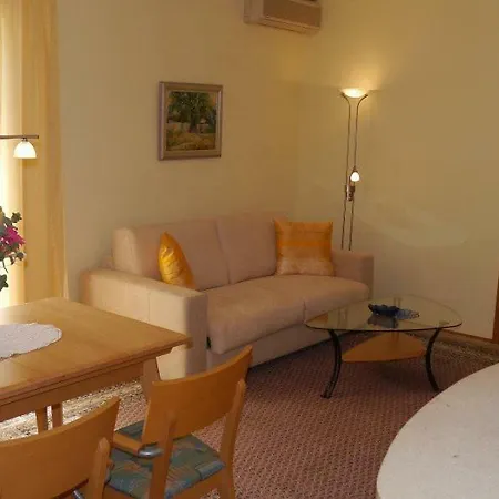 아파트 Villa Adriana Luxury Seashore Apartments 트로기르