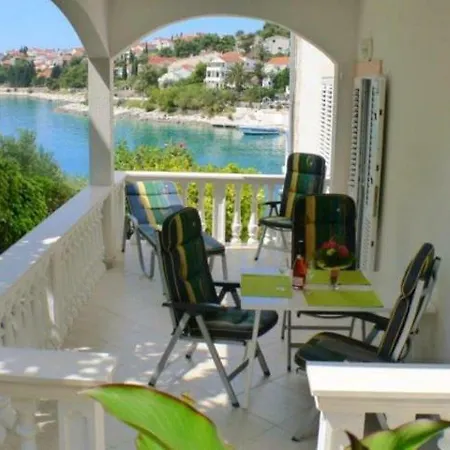 아파트 Villa Adriana Luxury Seashore Apartments 트로기르